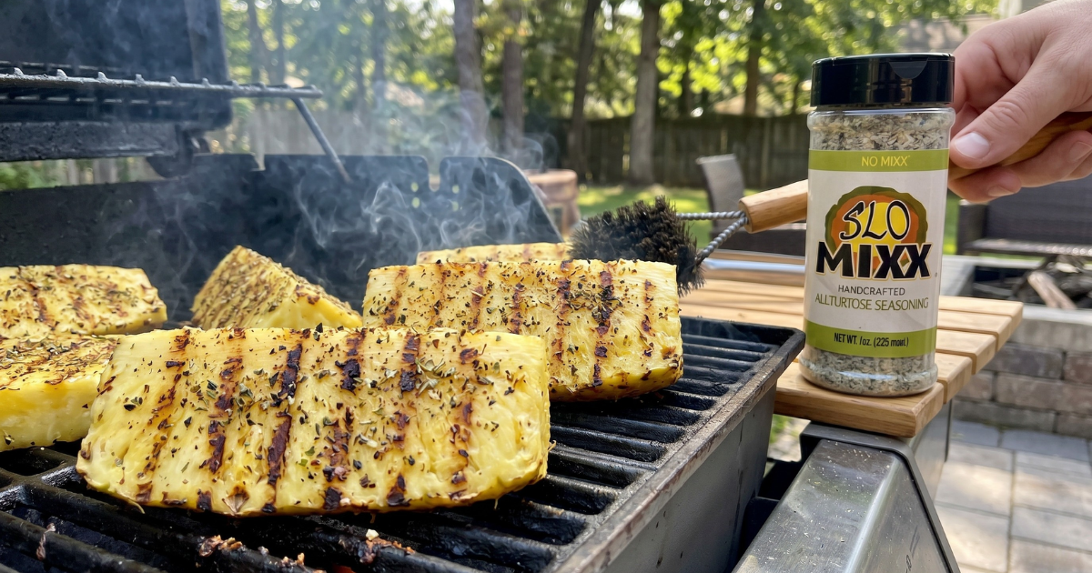 Grilled Pineapple with SLOMIXX Seasoning